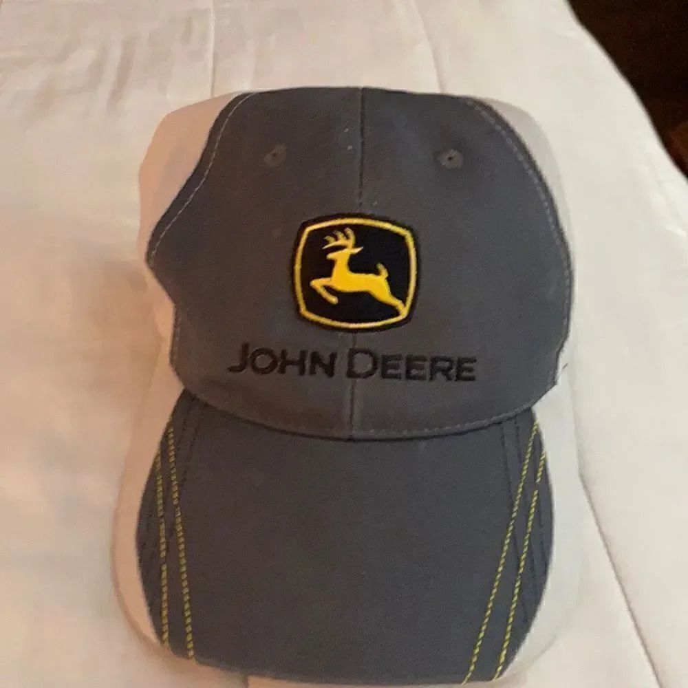 John Deere hat Never worn